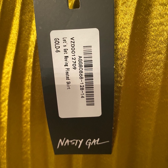 ❌SOLD❌ BNWT Nasty Gal Gold Pleated Skirt Size 2 - Picture 10 of 10